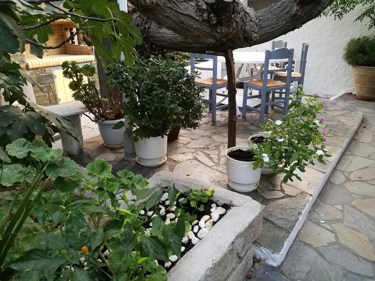 דירות אדאמאס Gerania Milos מראה חיצוני תמונה